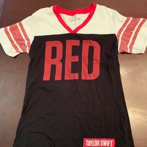 Taylor Swift Red tour tee